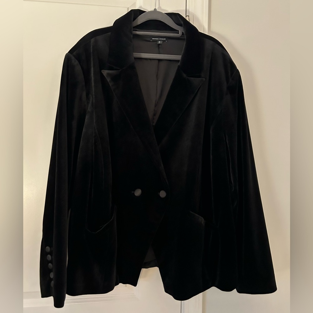 Universal Standard Black Velvet Blazer